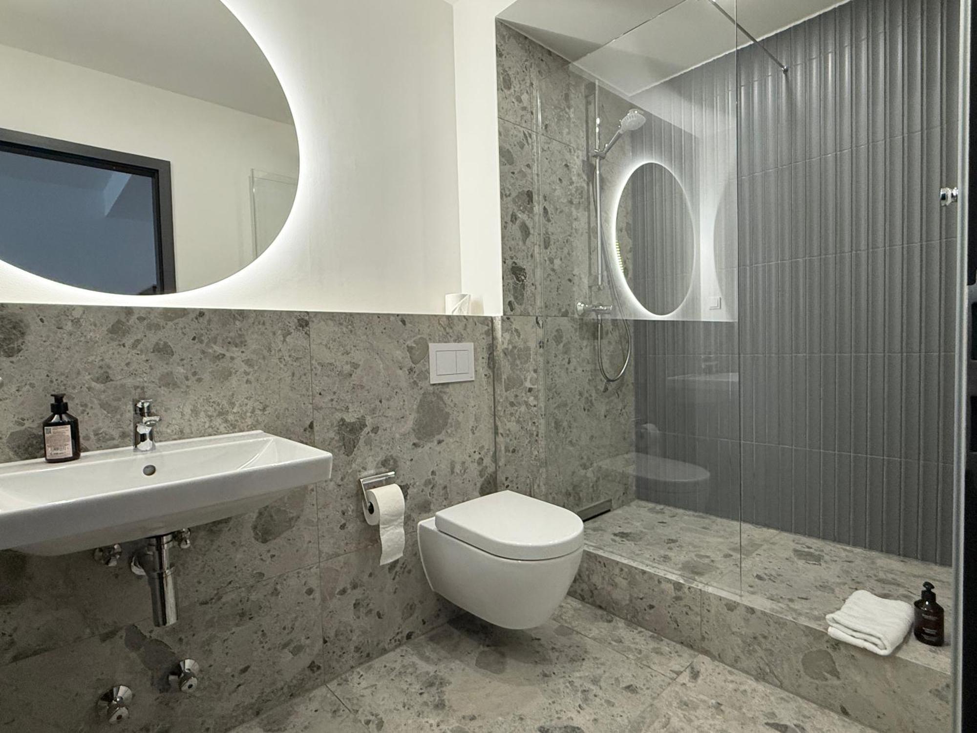 Stayzz By Homyzz - Modern Studios Alsterdorf -Winterhude- Stadtpark Hambourg Extérieur photo